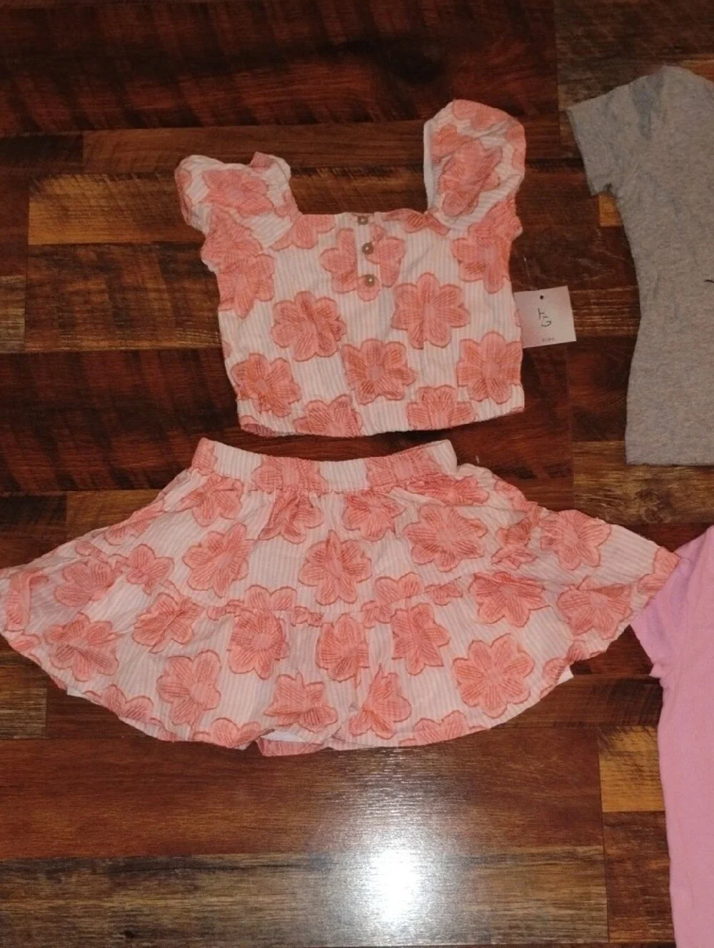 Girls 4/5 Mixed Clothing Bundle with Pink, Green, Gray, White Pieces